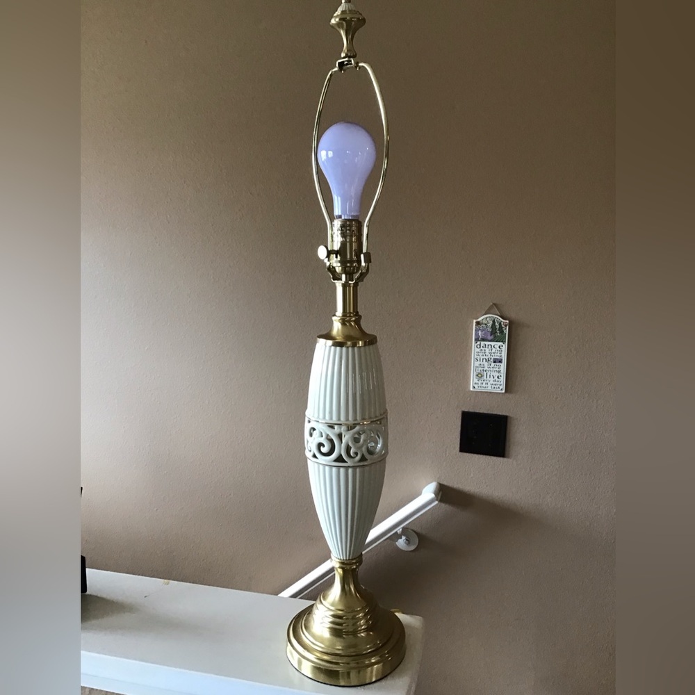 Vintage Lenox by Quoizel Porcelain & Brass Large Lamp (30”)